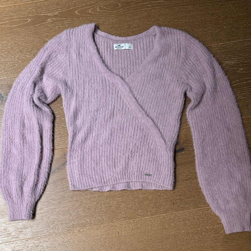 Hollister Soft Pink V-Neck Sweater